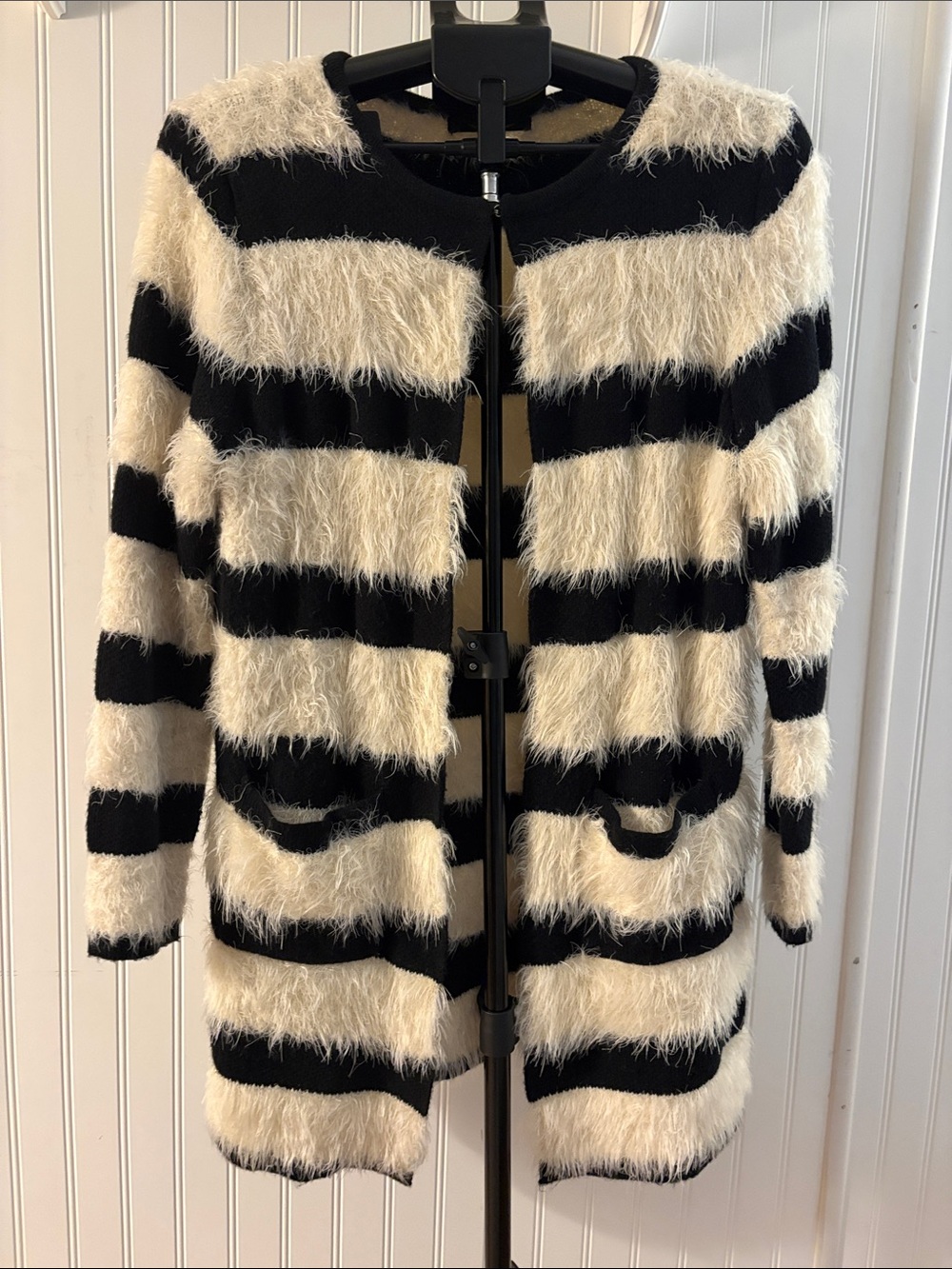 Romeo & Juliet Couture Open-Front sweater
